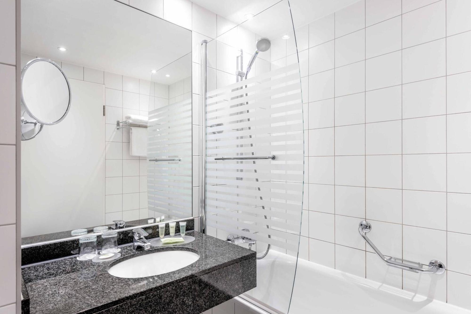Courtyard By Marriott Center Hotel 4*